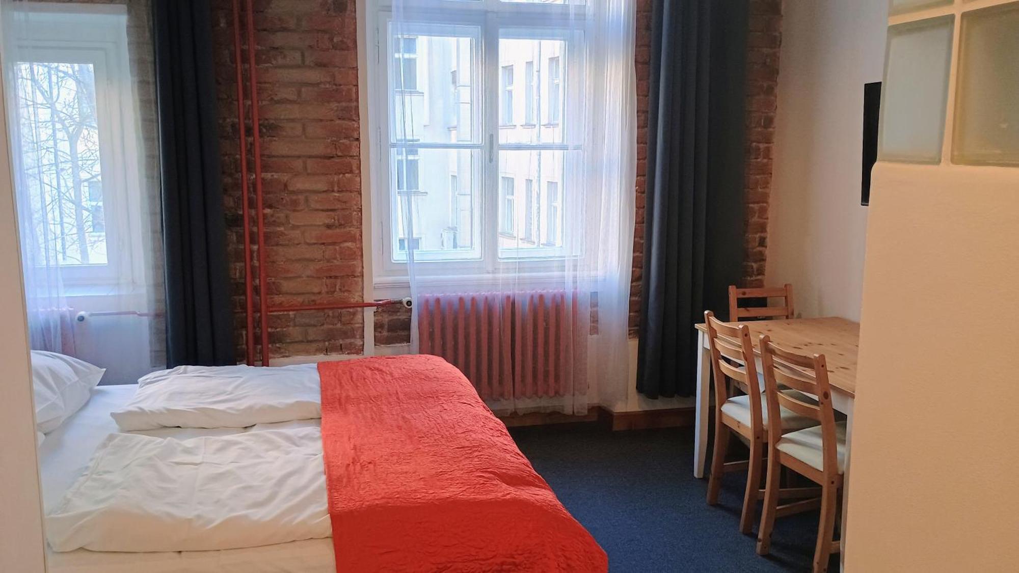 S42 * Praha